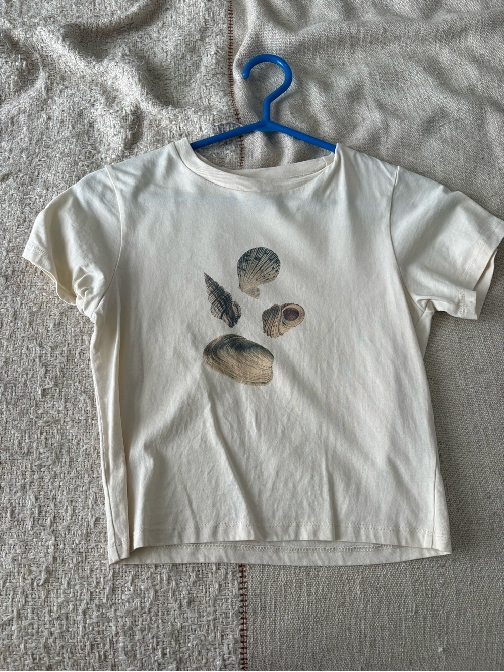 Women's Cream Short Sleeve Tee with Seashell Graphic